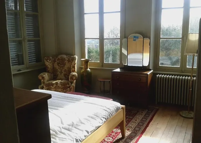 Vakantiehuis Beautiful Village Close To Attractions