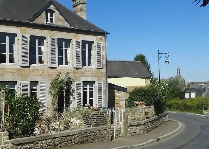 Beautiful Village Close To Attractions