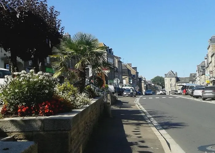 Beautiful Village Close To Attractions * Saint-Sever-Calvados