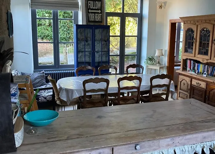 Vakantiehuis Beautiful Village Close To Attractions *